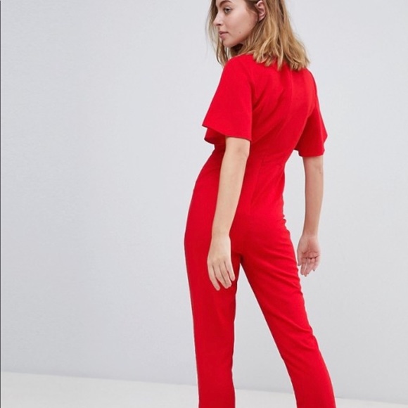 New Look Petite flutter sleeve jumpsuit in red - Picture 3 of 3